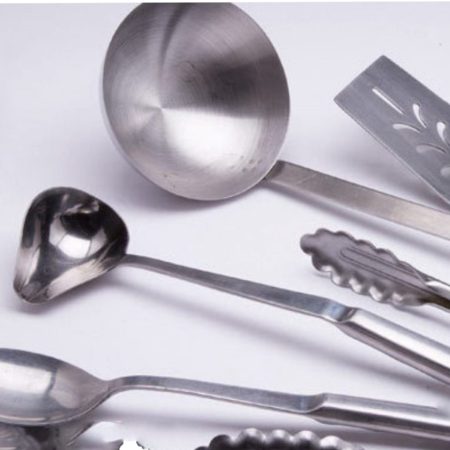 Serving utensils